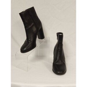 Forever 21 Women's Black Ankle Boots Size 5.5